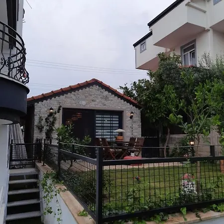 بيت للعطل Luxury Pool With Private Garden سيدي