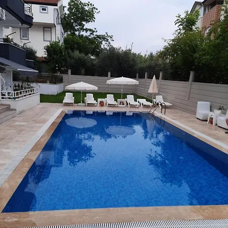 Luxury Pool With Private Garden *
